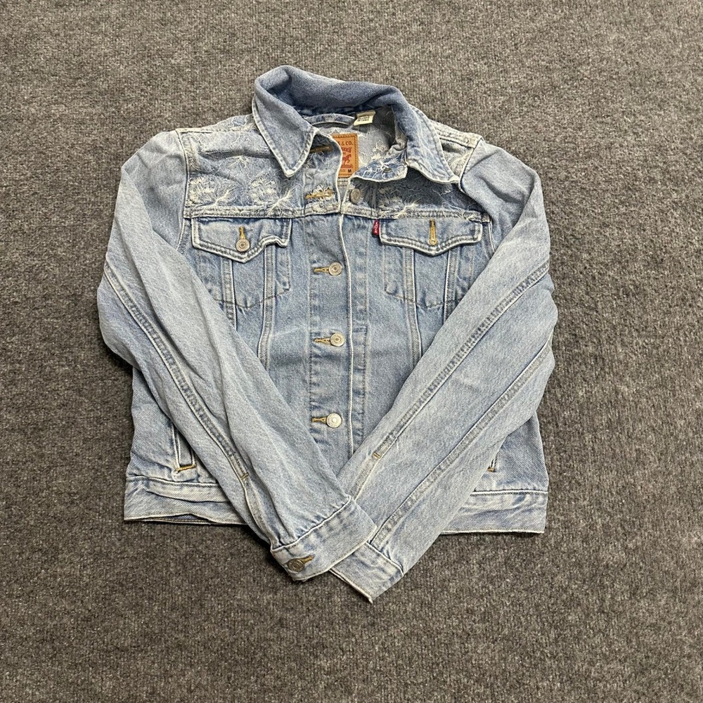 Levi's Denim Jacket Womens Size M Light Wash Floral Distressed Trucker Jacket